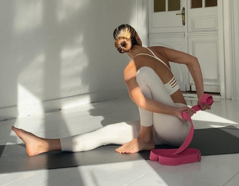 yoga esneme kayışı